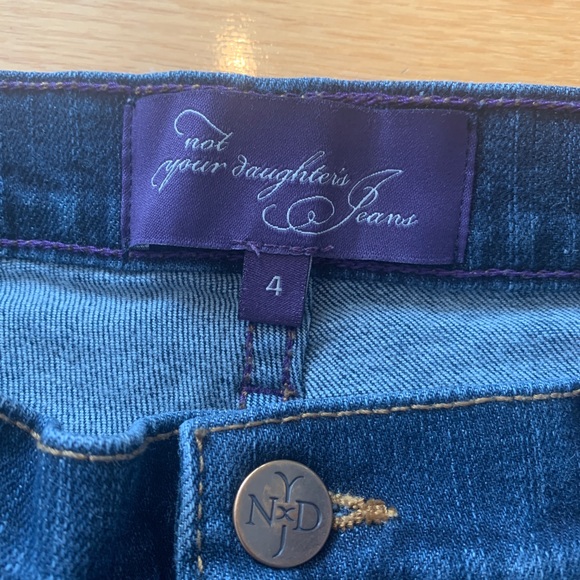 Classy blue jeans - Picture 3 of 3